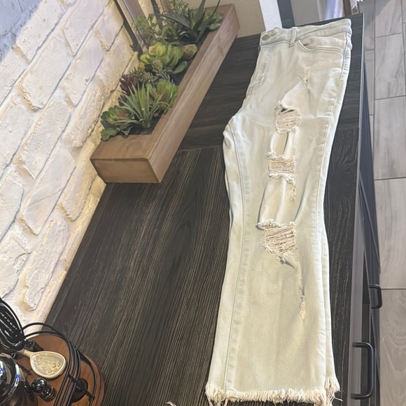 Vervet Denim - Vervet Stylish Distressed light wash Jeans